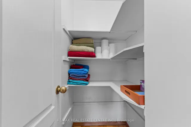 Additional image 21 of 48 Marblehead Cres