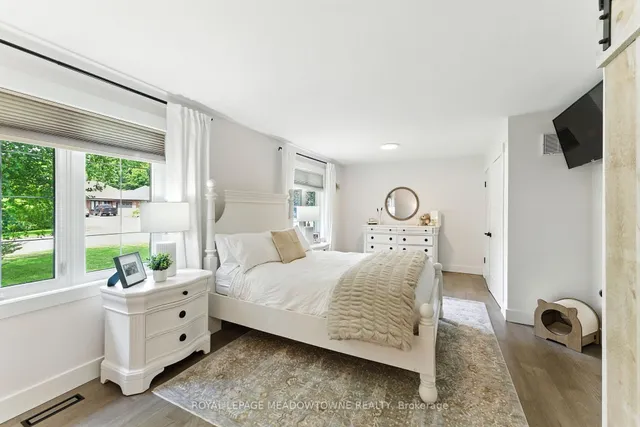 Additional image 19 of 18 Vanstraalen St