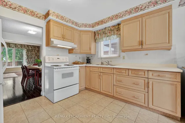 Additional image 13 of 3084 PARKGATE Cres