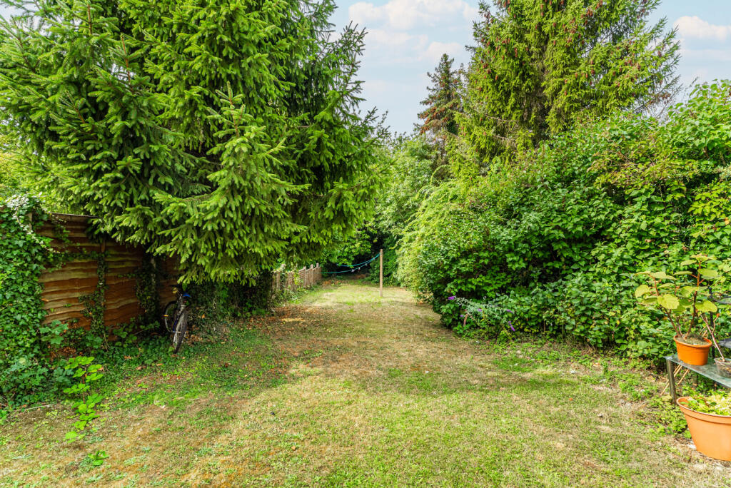 Additional image 14 of Roundfield Avenue, Harpenden, Hertfordshire, AL5