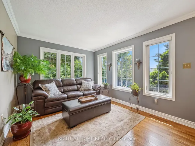 Additional image 17 of 18 Claypine Tr