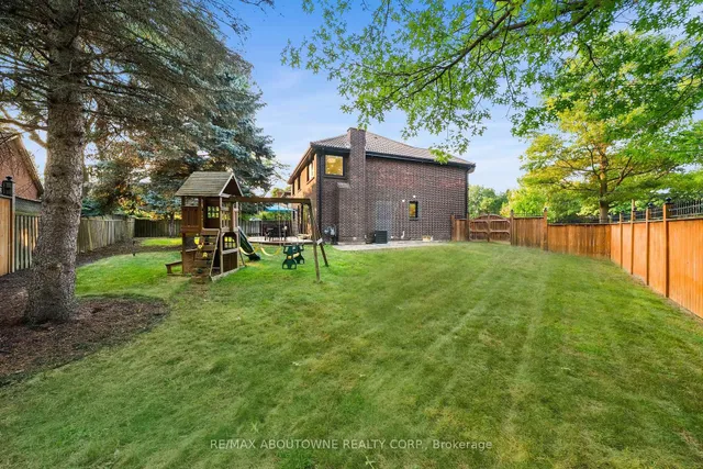 Additional image 46 of 360 Claremont Cres