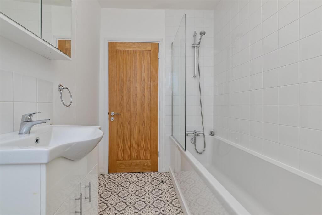 Additional image 20 of Frogmore, St. Albans