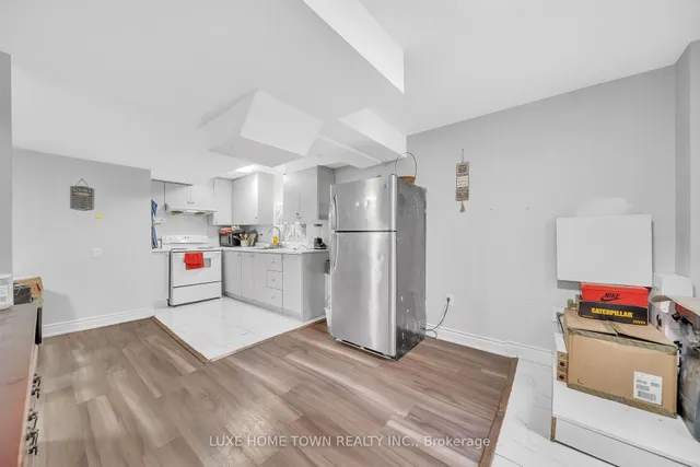 Additional image 35 of 33 Hybrid St