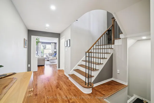 Additional image 4 of 1745 Cobra Cres