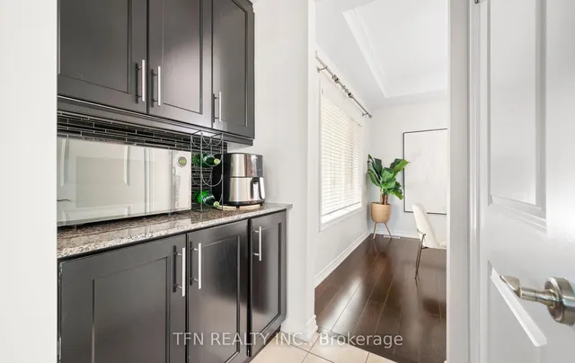 Additional image 15 of 46 Lola Cres