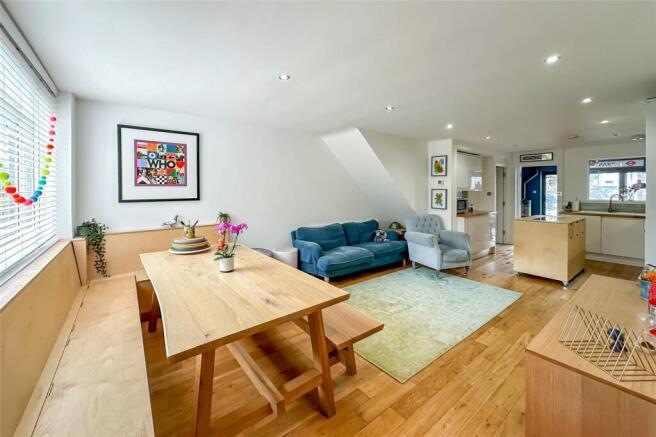 Additional image 4 of Batchwood Drive, St. Albans, Hertfordshire, AL3 5SB