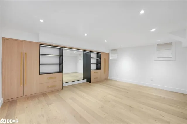 Additional image 39 of 977 Unsworth Ave