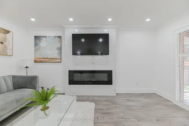 Additional image 18 of 29 Leneck Ave