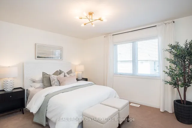 Additional image 29 of 415 Dymott Ave