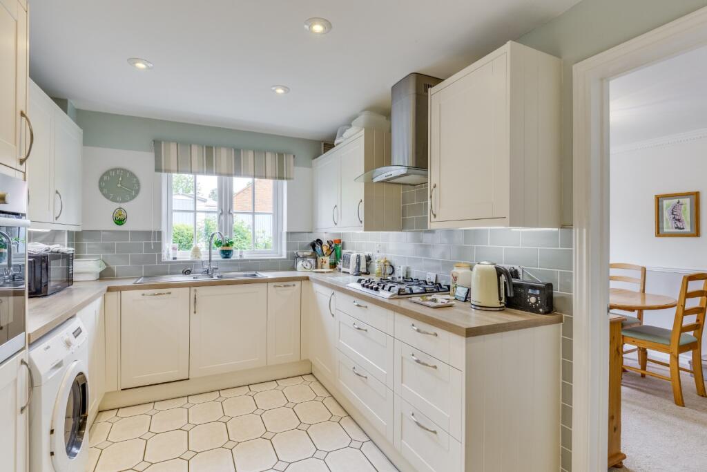 Additional image 5 of Welwyn Hall Gardens, Welwyn, Hertfordshire, AL6 9LF