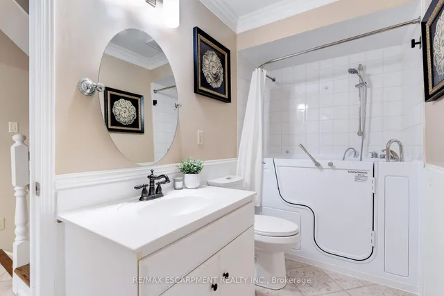 Additional image 20 of 2774 King St Unit 10