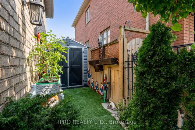 Additional image 49 of 256 Landsborough Ave