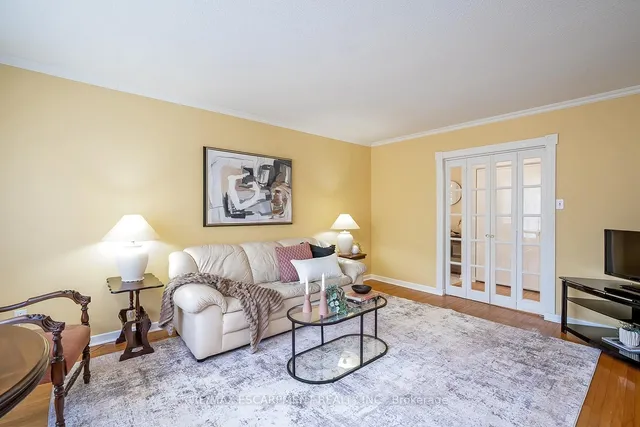 Additional image 16 of 652 Ardleigh Cres