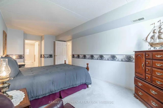 Additional image 26 of 3499 Upper Middle Rd Unit 102