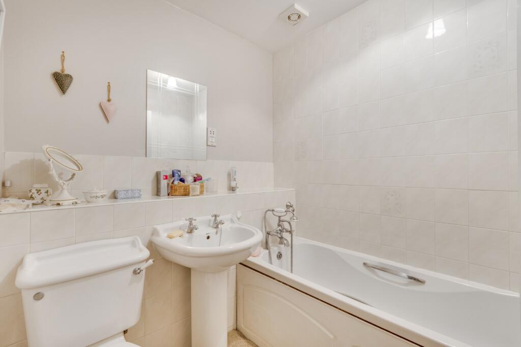 Additional image 24 of Welwyn Hall Gardens, Welwyn, Hertfordshire, AL6 9LF