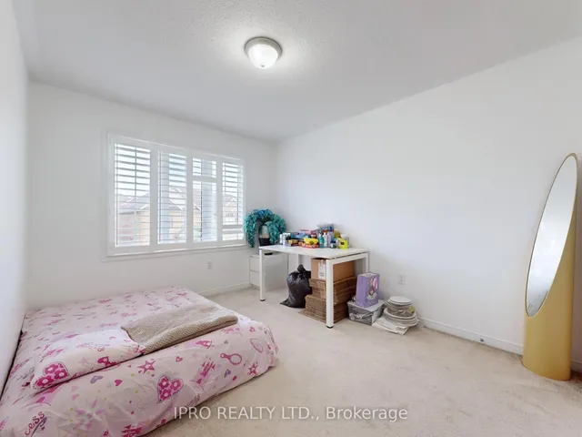 Additional image 30 of 28 Yellowknife Rd