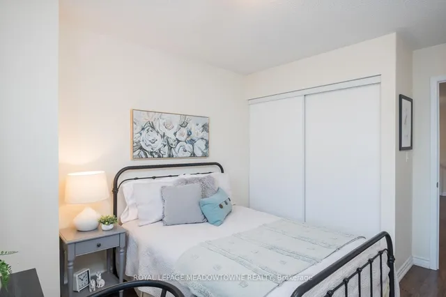 Additional image 35 of 335 Gooding Cres