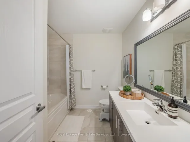 Additional image 34 of 431 Athabasca Common