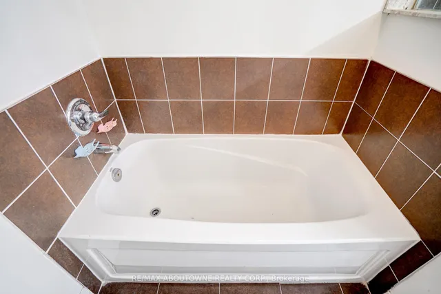 Additional image 25 of 90 Absolute Ave Unit 2705