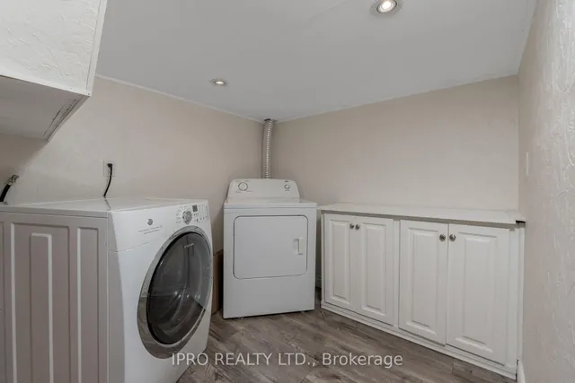 Additional image 43 of 256 Landsborough Ave