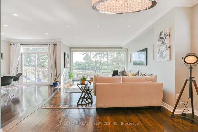 Additional image 32 of 68 Robarts Dr