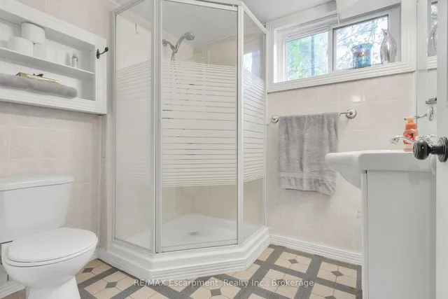 Additional image 34 of 2410 Tait Ave