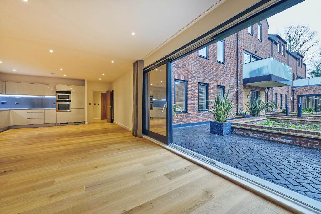 Additional image 16 of Gibbs Close, Harpenden, Herts, AL5