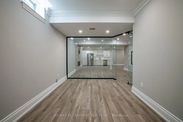 Additional image 38 of 31 Bayside Crt