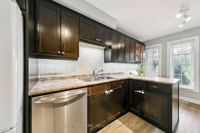 Additional image 12 of 550 Eliza Cres