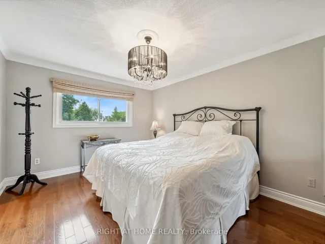 Additional image 23 of 18 Claypine Tr