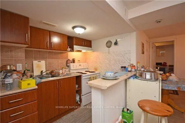 Additional image 14 of 967 Ledbury Cres