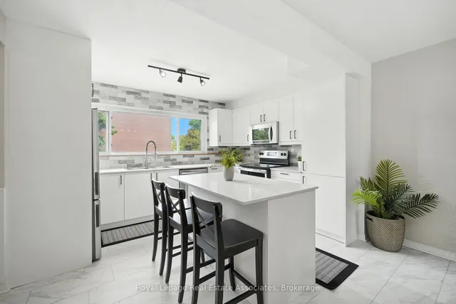 Additional image 16 of 400 Bloor St Unit 69