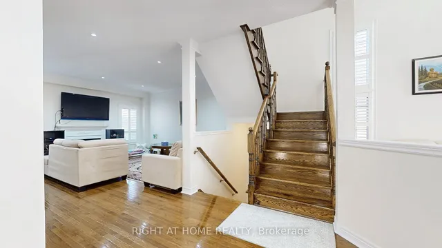 Additional image 21 of 588 Warhol Way