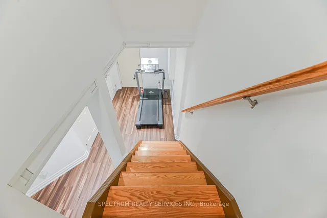 Additional image 15 of 68 Robarts Dr