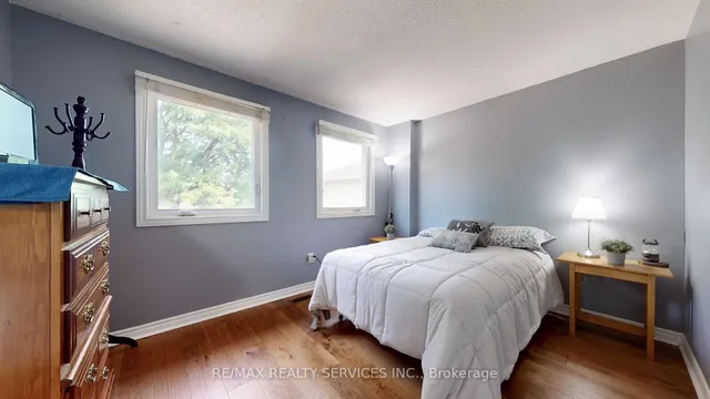 Additional image 29 of 14 Myna Crt