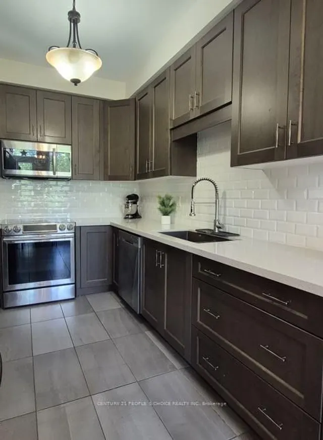 Additional image 21 of 71 Riverwalk Dr