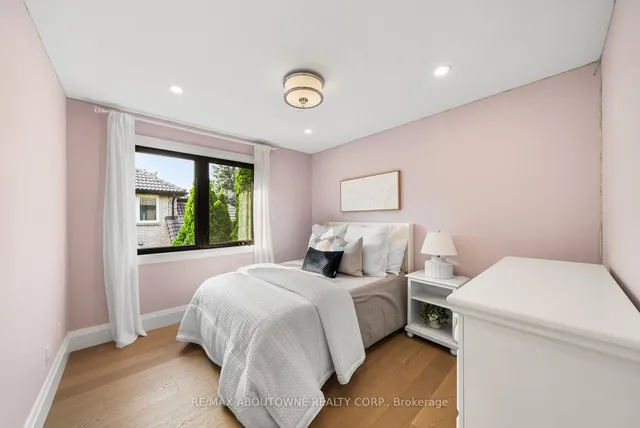 Additional image 34 of 360 Claremont Cres