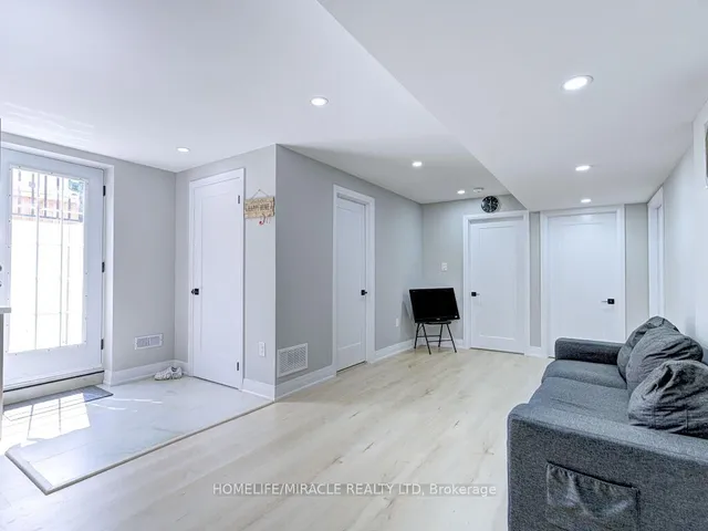 Additional image 39 of 8 Jenwood Cres