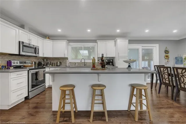 Additional image 10 of 982 Highland Rd