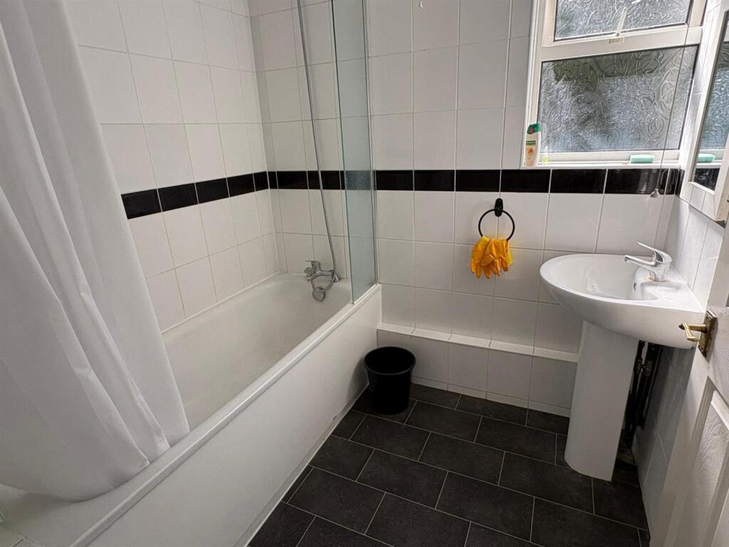 Additional image 7 of Ash Drive, Hatfield