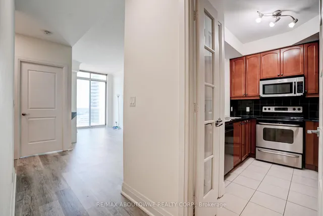 Additional image 6 of 90 Absolute Ave Unit 2705