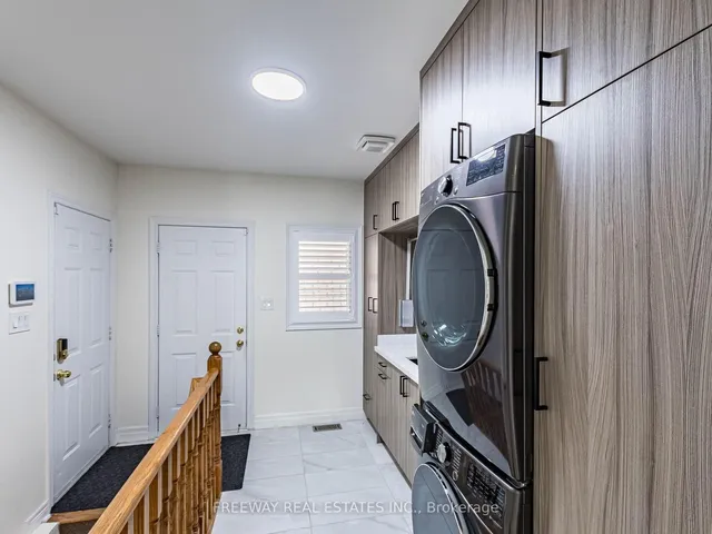 Additional image 34 of 47 Kootenay Pl