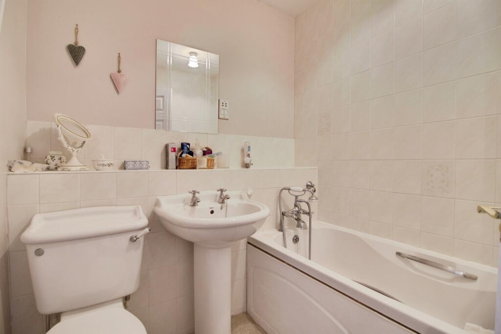 Additional image 15 of Welwyn Hall Gardens, Welwyn