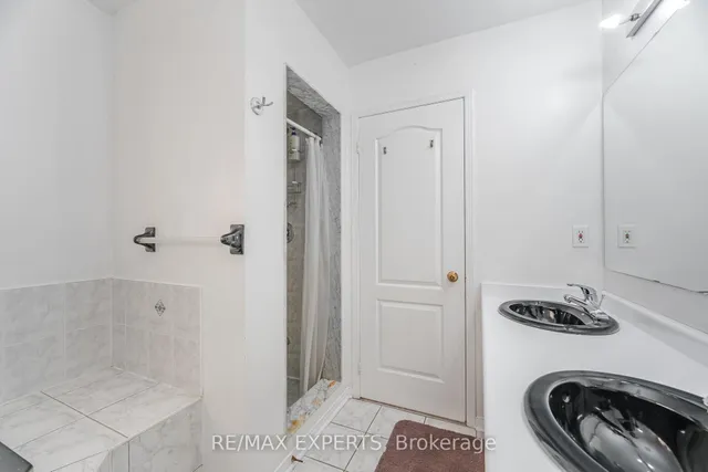 Additional image 23 of 94 Queen Mary Dr