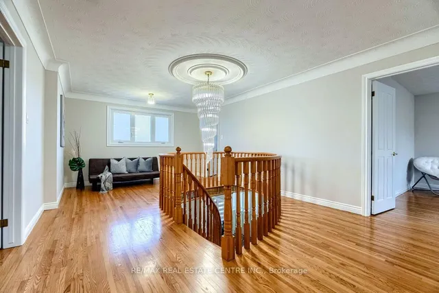 Additional image 18 of 16 Vogue Crt