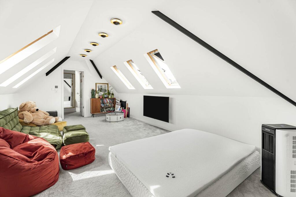 Additional image 37 of Codicote Road, Welwyn