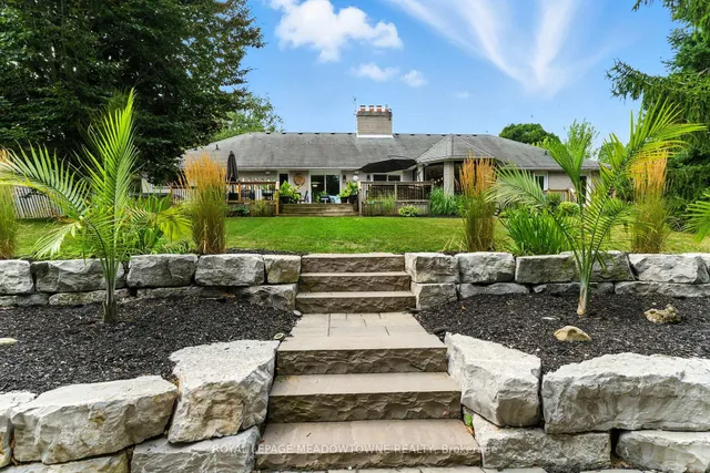 Additional image 50 of 18 Vanstraalen St