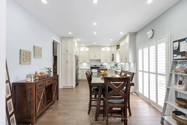 Additional image 14 of 26 Windswept Tr