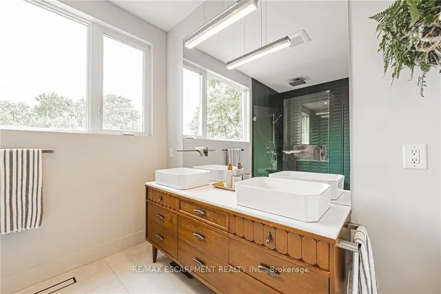 Additional image 30 of 5 Dexter Ave